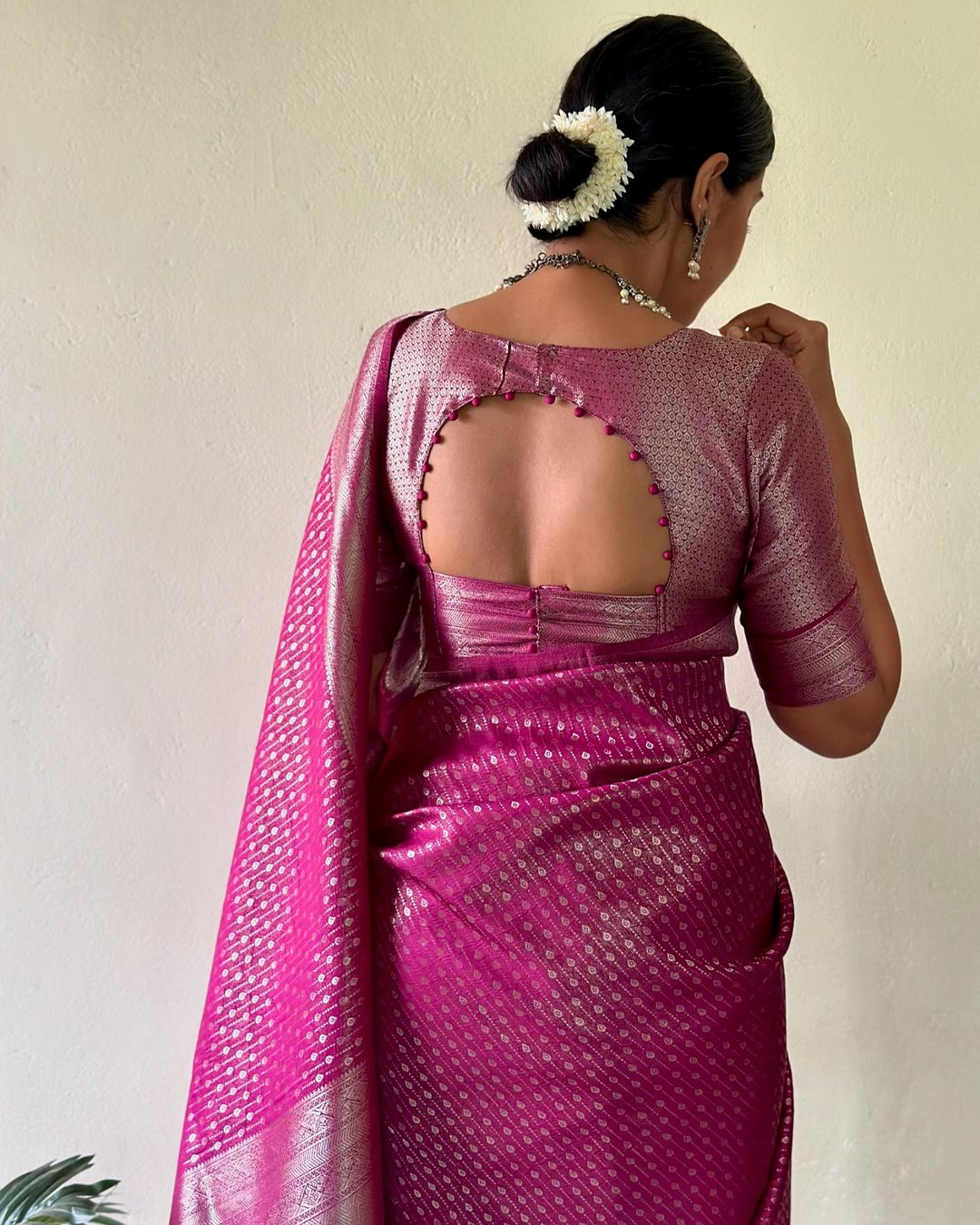 Vinny Elegant Wine Soft Silk Saree With Mesmorising Blouse Piece