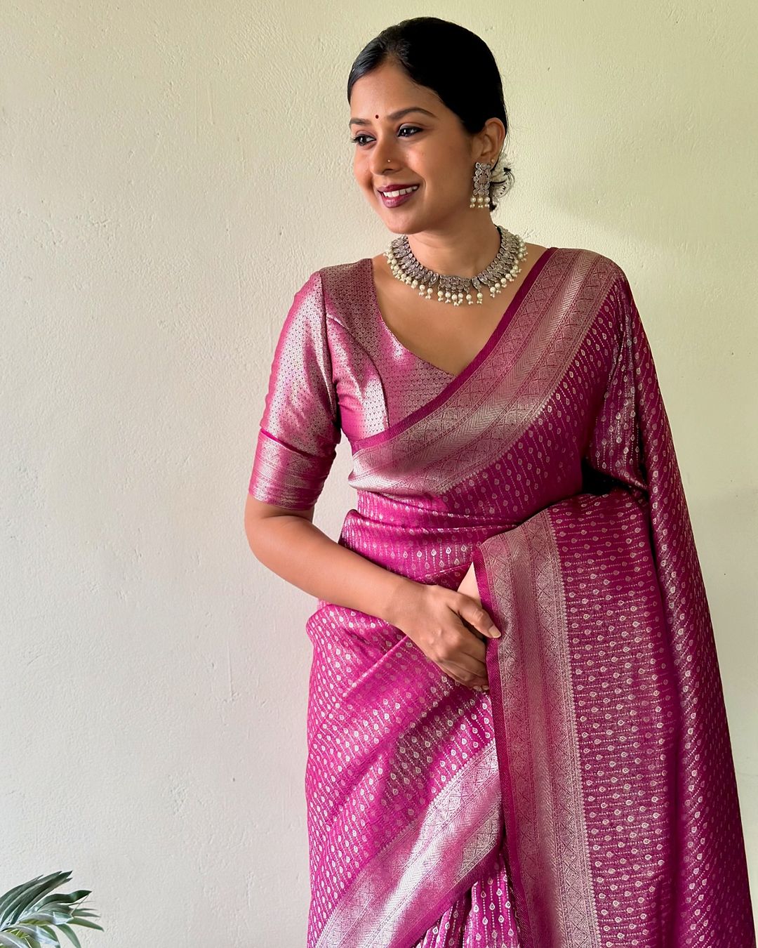 Vinny Elegant Wine Soft Silk Saree With Mesmorising Blouse Piece