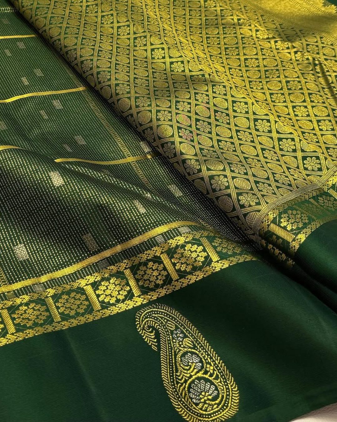 Tanvika - Emerald Green Kanjivaram Saree
