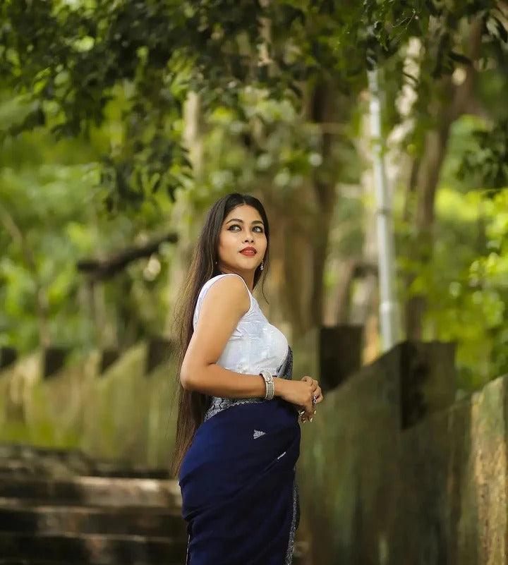 Siddhi Navy Blue Soft Silk Saree With Attractive Blouse Piece