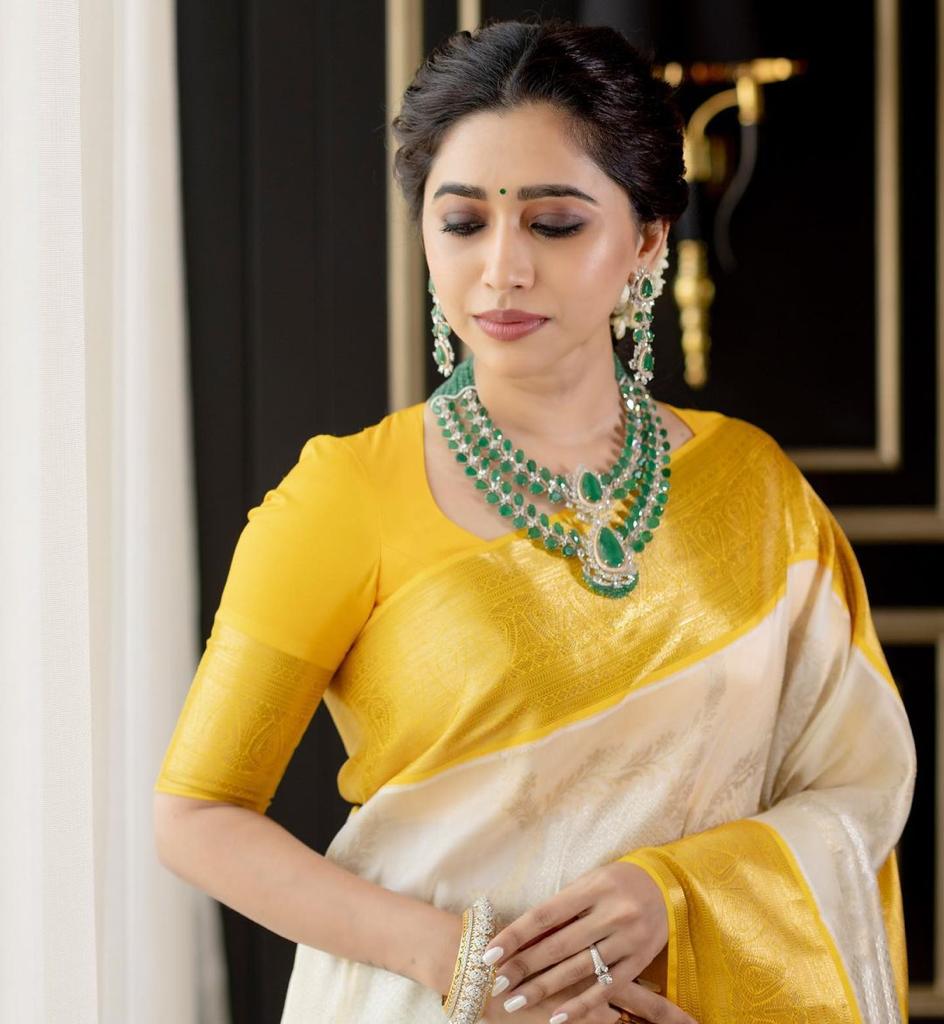 Rani White Soft Silk Saree With Blouse