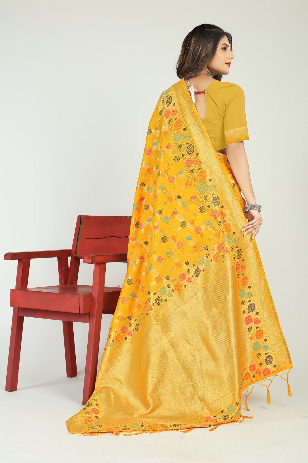 Jyoti Yellow Linen Cotton Silk Saree With Pleasing Blouse