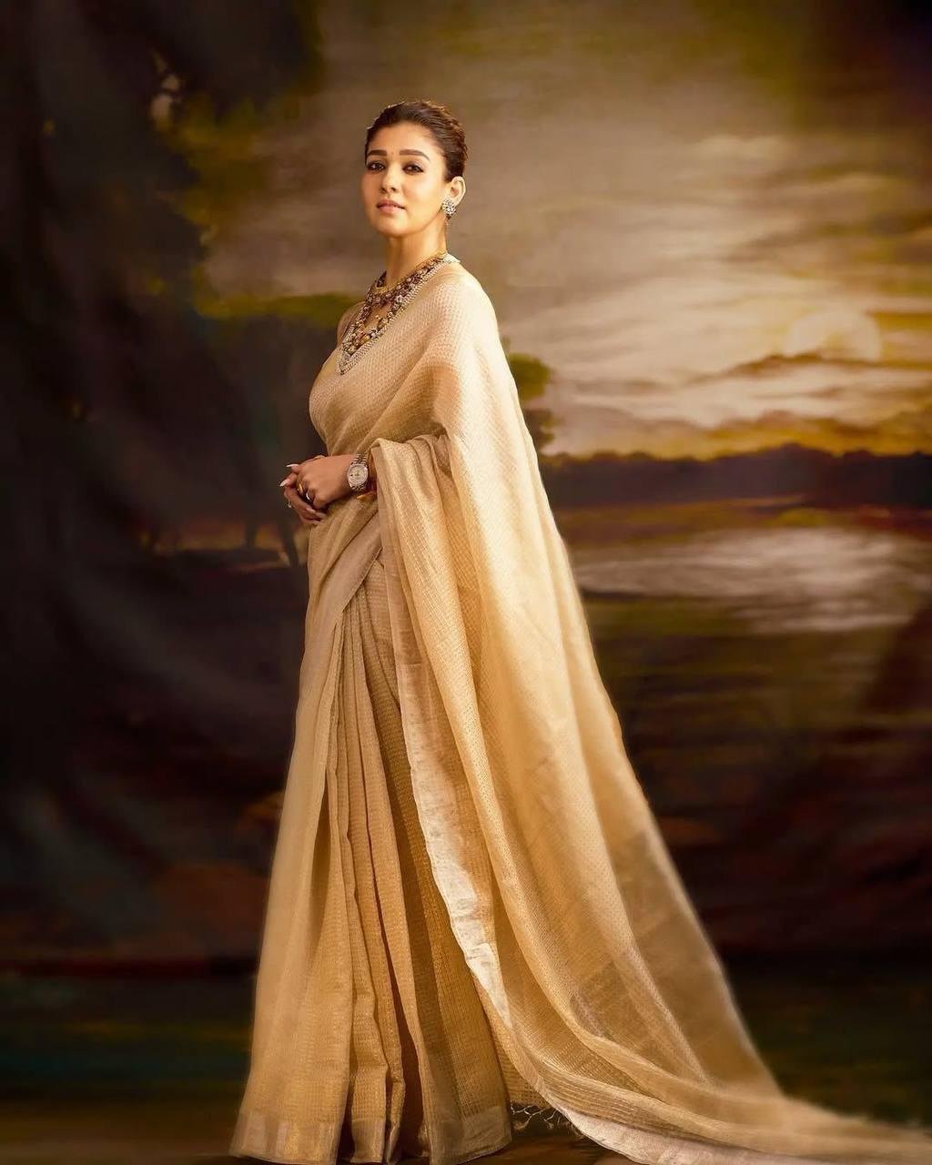 Aadhya – Timeless Gold Zari Weaving Saree
