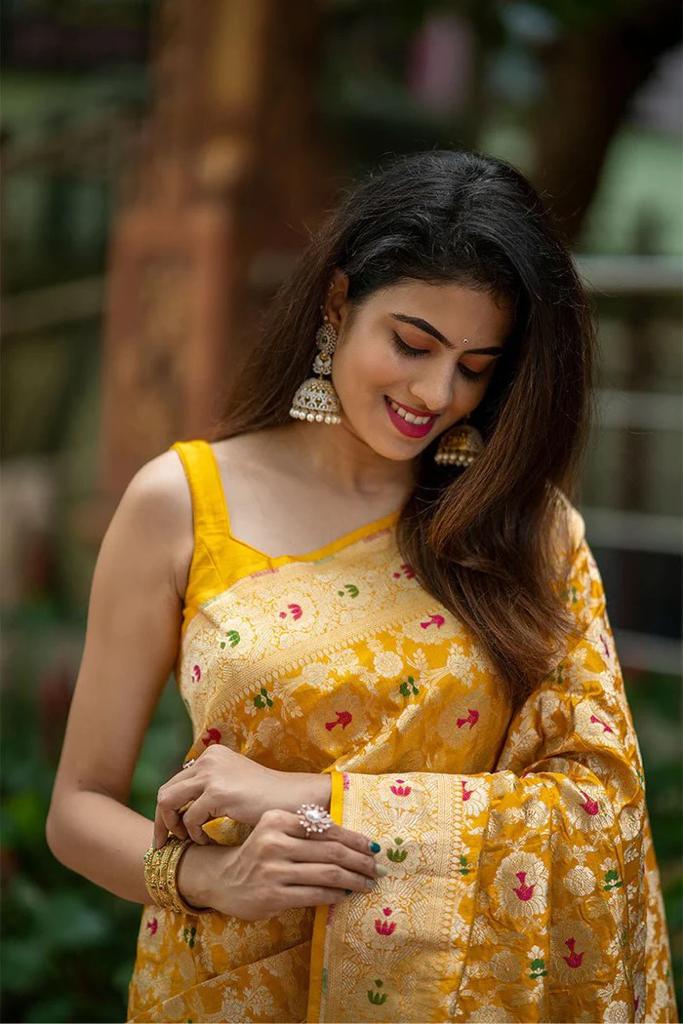 Minny Yellow Soft Silk Saree With Blouse Piece