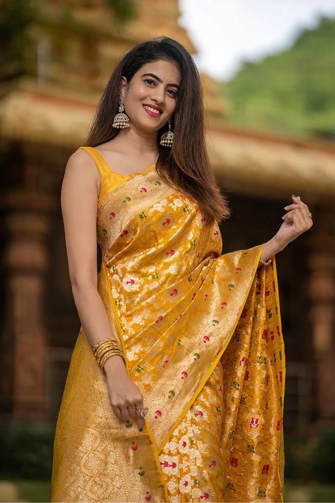 Minny Yellow Soft Silk Saree With Blouse Piece