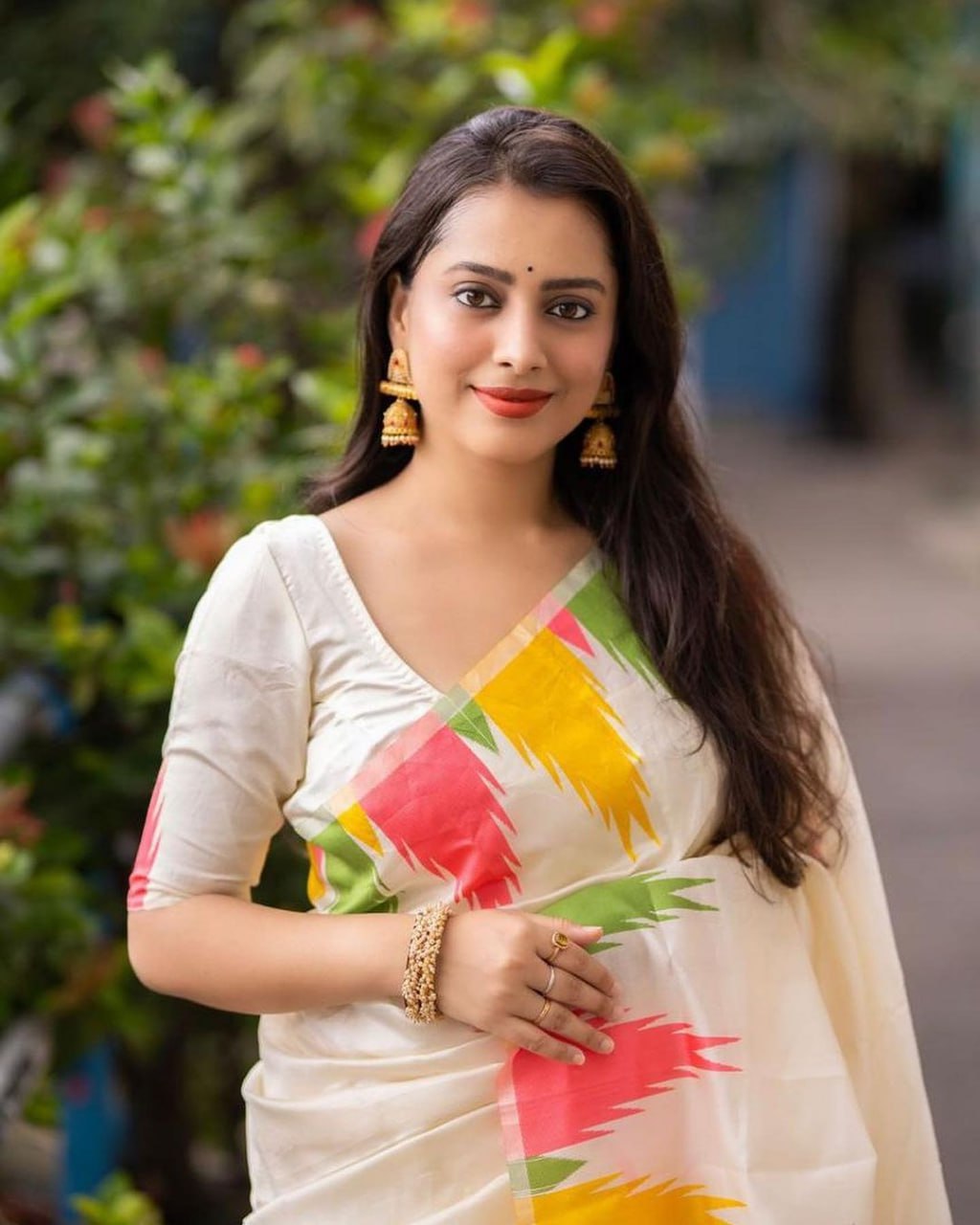 Minjyauu White Soft Silk Saree With Attached Blouse