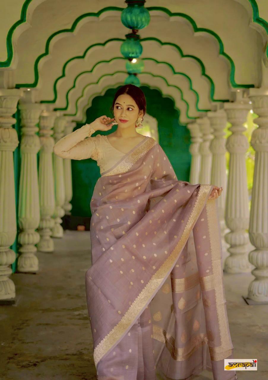 Rhea – Elegant Gold Zari Weaving Soft Silk Saree