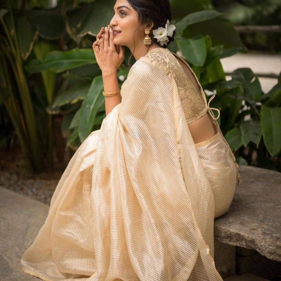 Advika – Gold Zari Weaving Banarasi Soft Silk Saree