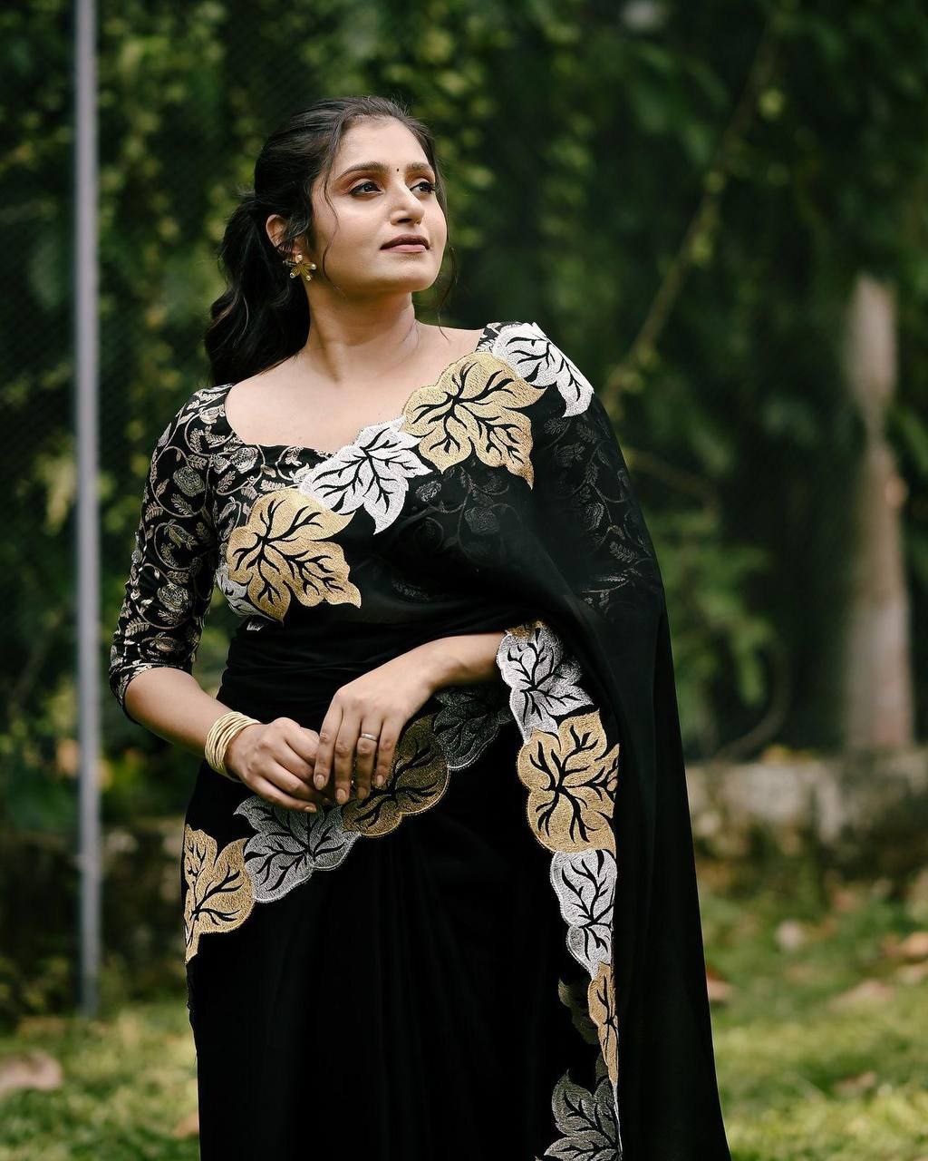 Ishita – Star Georgette Embroidered Saree