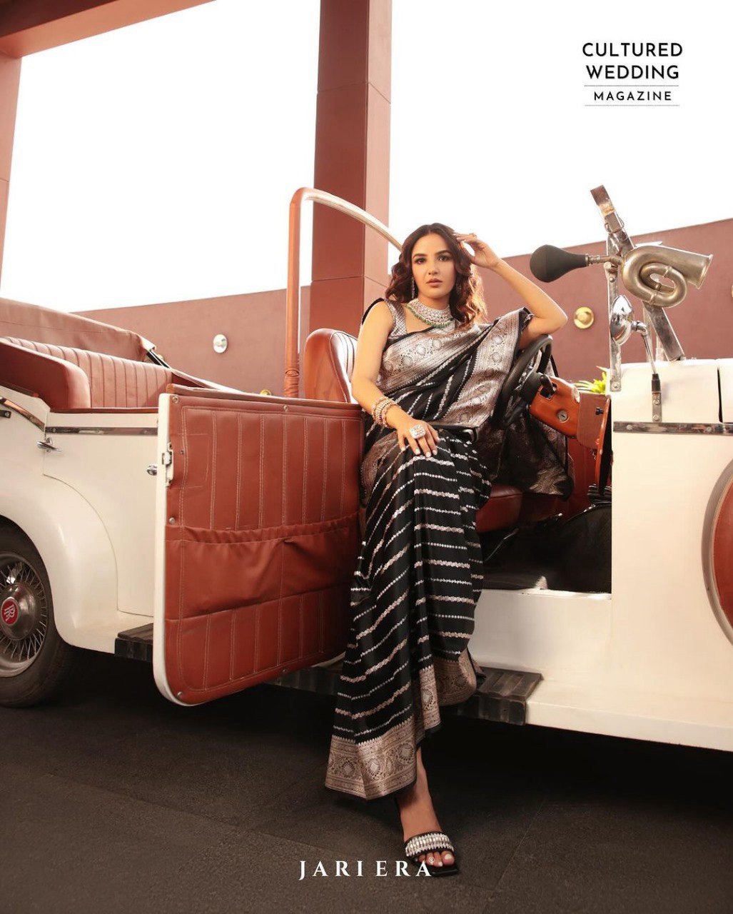 Lezia Black Banarasi Silk Saree WIth Beautiful Blouse Piece