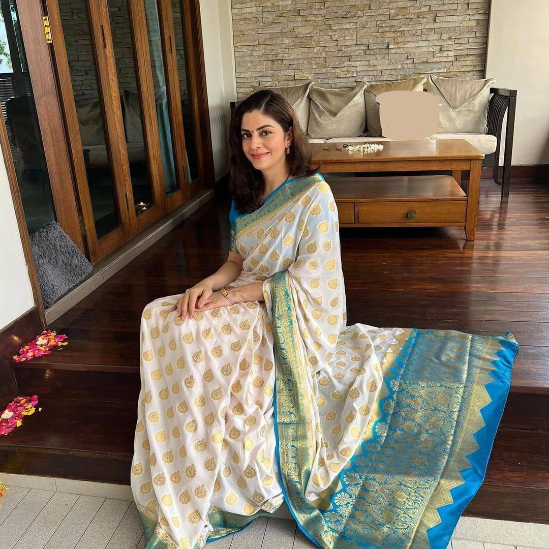 Opulent Aura – Soft Lichi Silk Saree