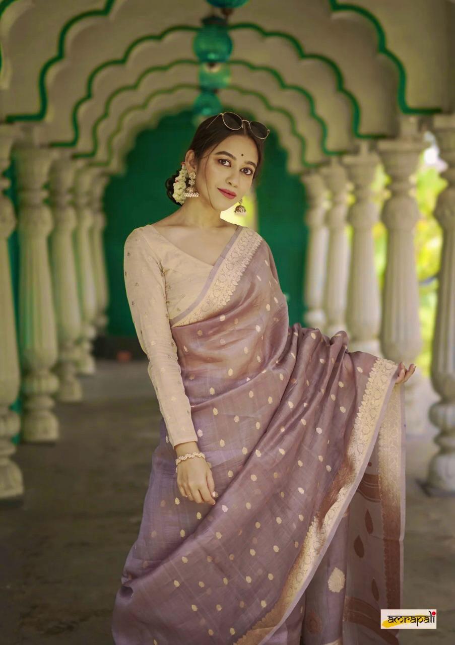 Rhea – Elegant Gold Zari Weaving Soft Silk Saree