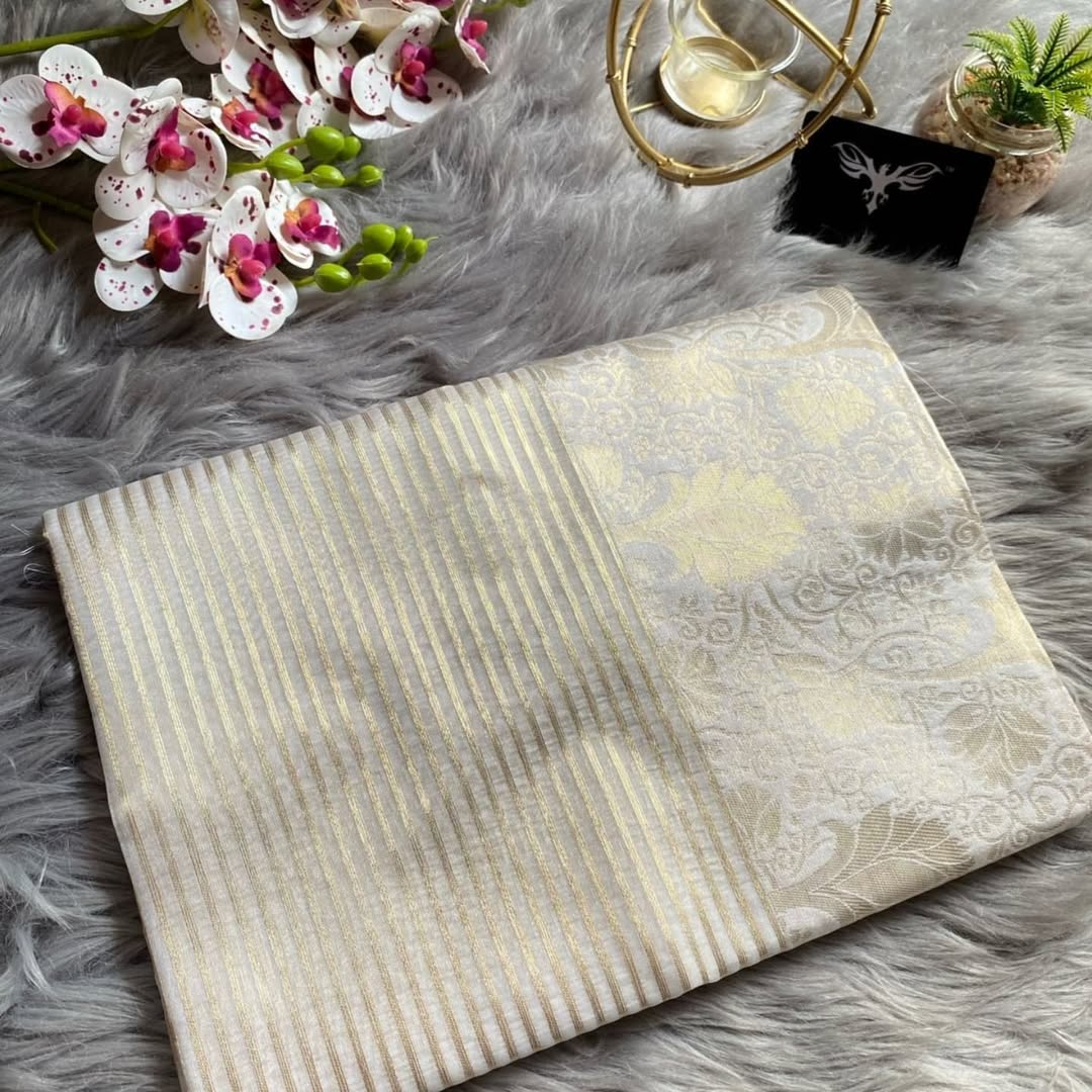 Advika – Gold Zari Weaving Banarasi Soft Silk Saree