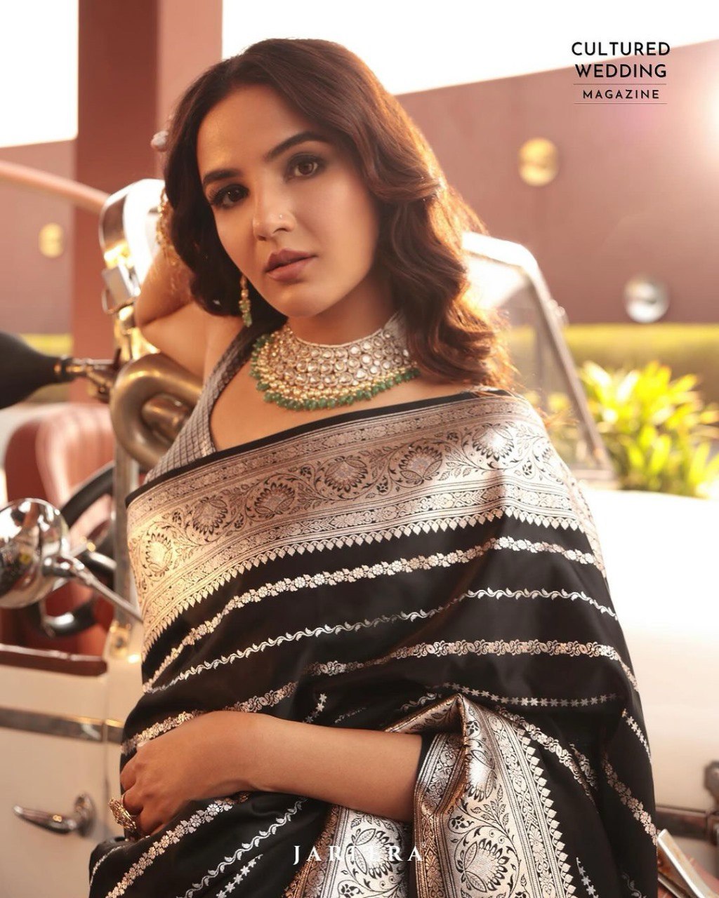 Lezia Black Banarasi Silk Saree WIth Beautiful Blouse Piece