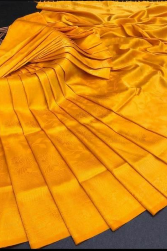 Lizzy Yellow Kanchipuram Saree with attractive blouse piece