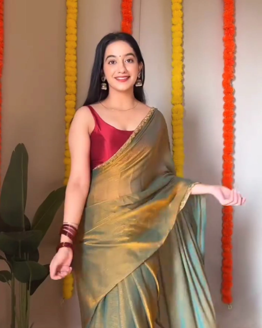 Devangi – Golden Woven Soft Tissue Silk Saree