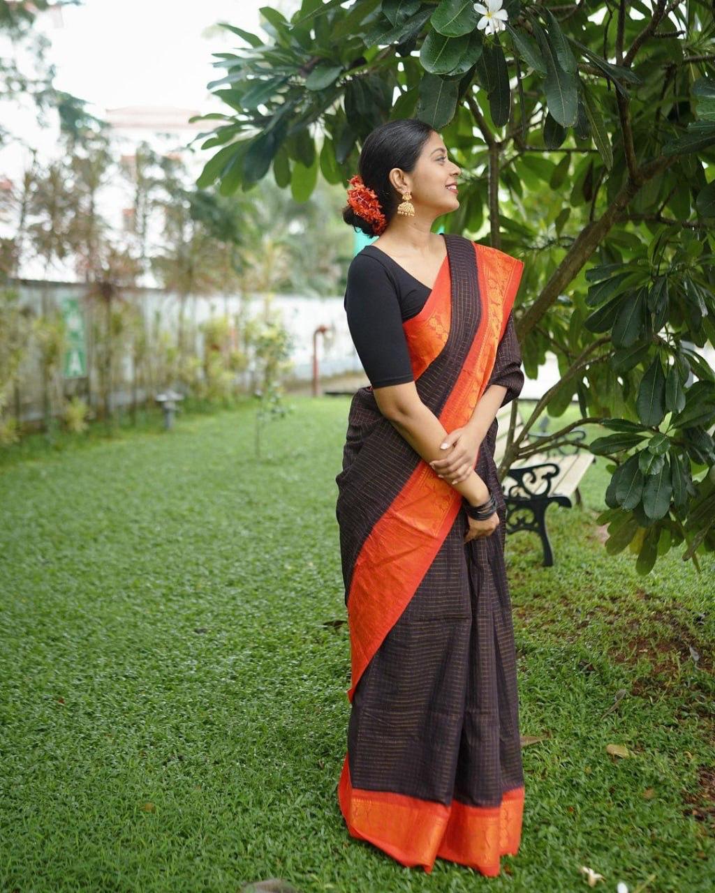 Richa Black-Red Soft Banarasi Silk Saree With Mesmorising Blouse