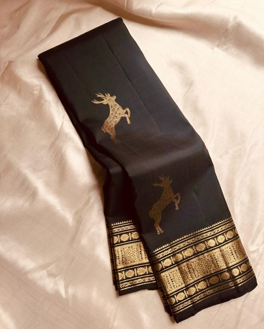 Aaravi – Black & Gold Banarasi Soft Silk Saree