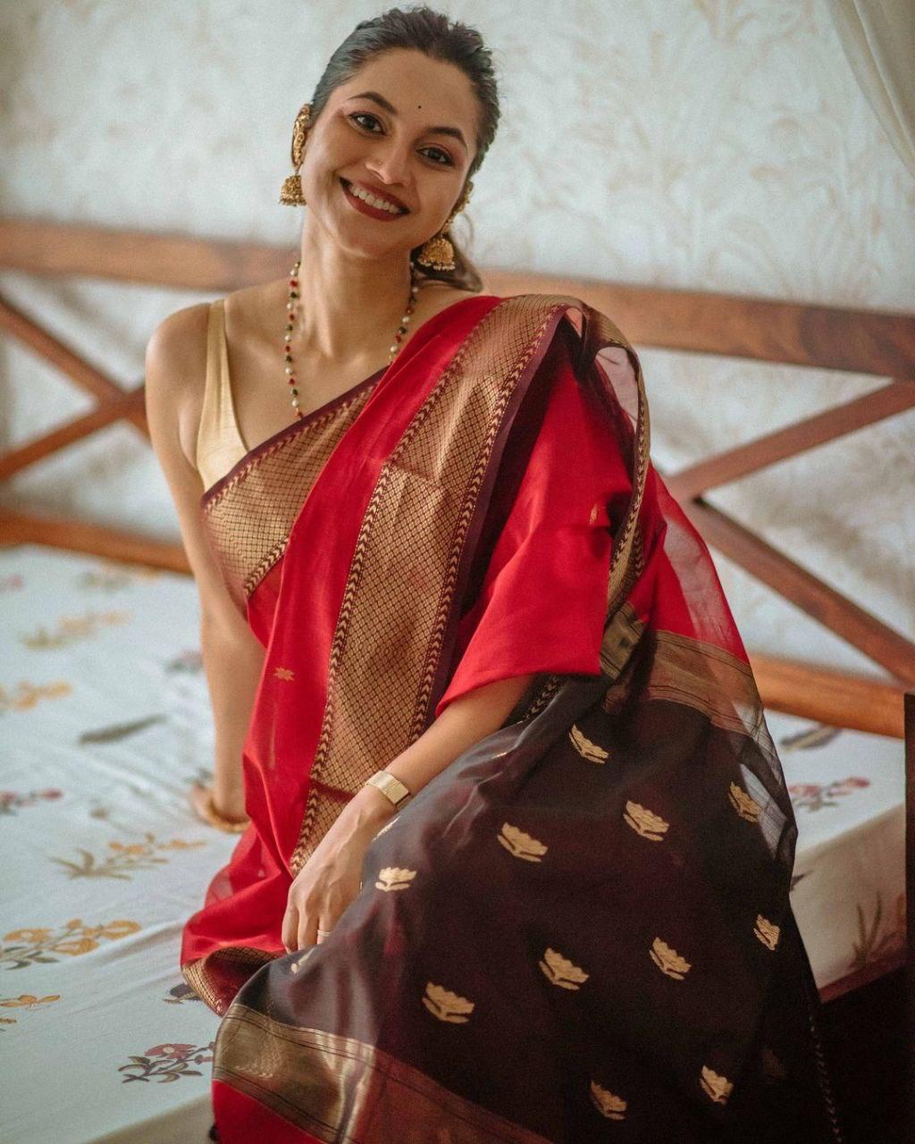 Ishita – Banarasi Soft Silk Saree