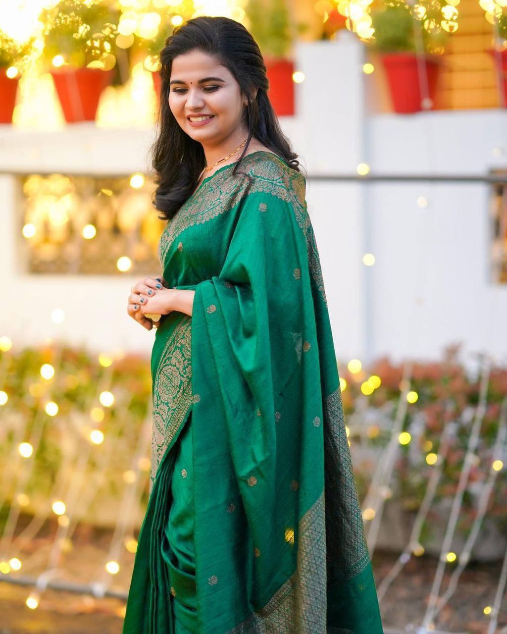 Diamond Green Banarasi Silk Saree WIth Fabulouse Blouse Piece