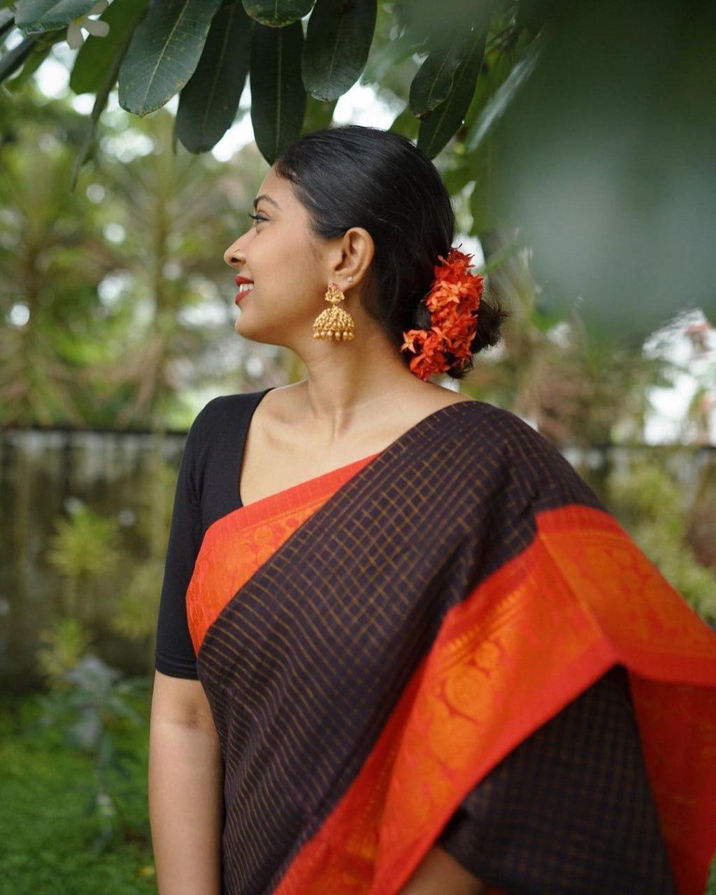 Richa Black-Red Soft Banarasi Silk Saree With Mesmorising Blouse