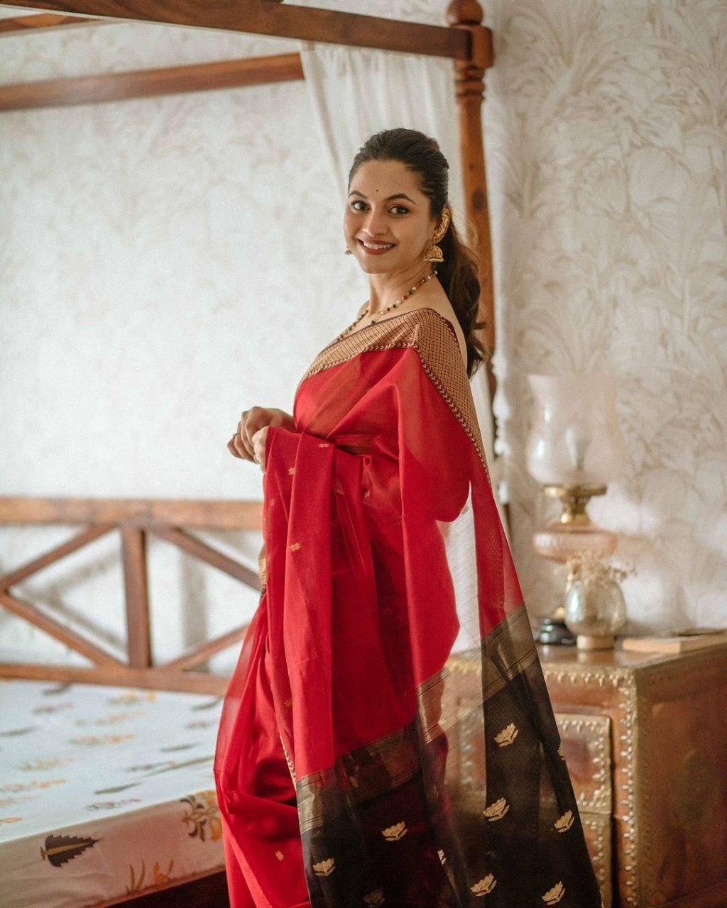 Ishita – Banarasi Soft Silk Saree