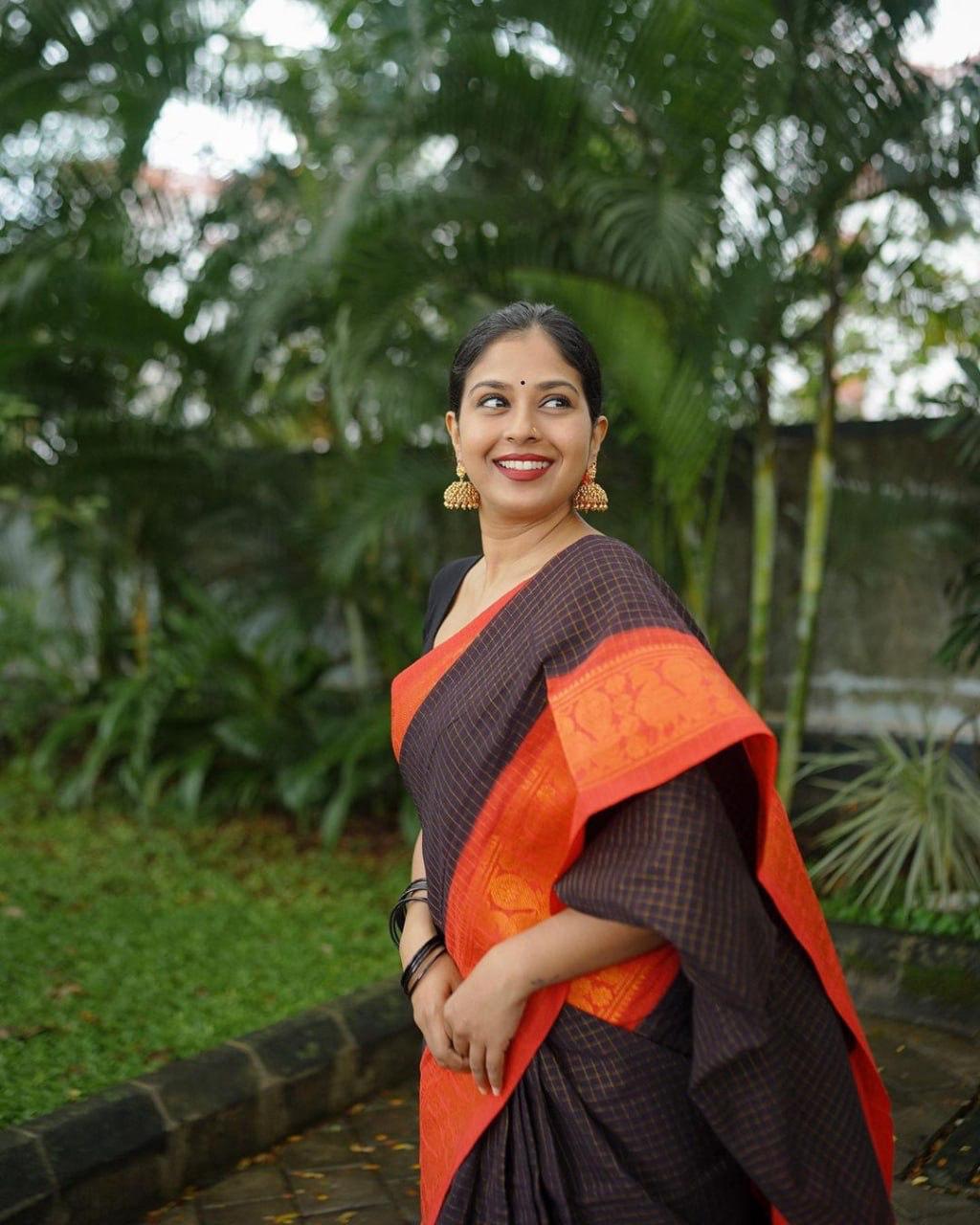 Richa Black-Red Soft Banarasi Silk Saree With Mesmorising Blouse