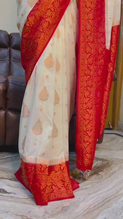 WhitePan Graceful White Soft Banarasi Silk Saree With Artistic Blouse Piece